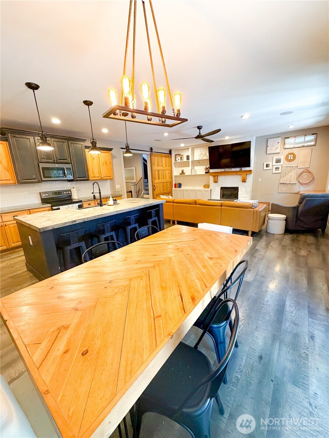 255 Parkside Loop Property Photo 9
