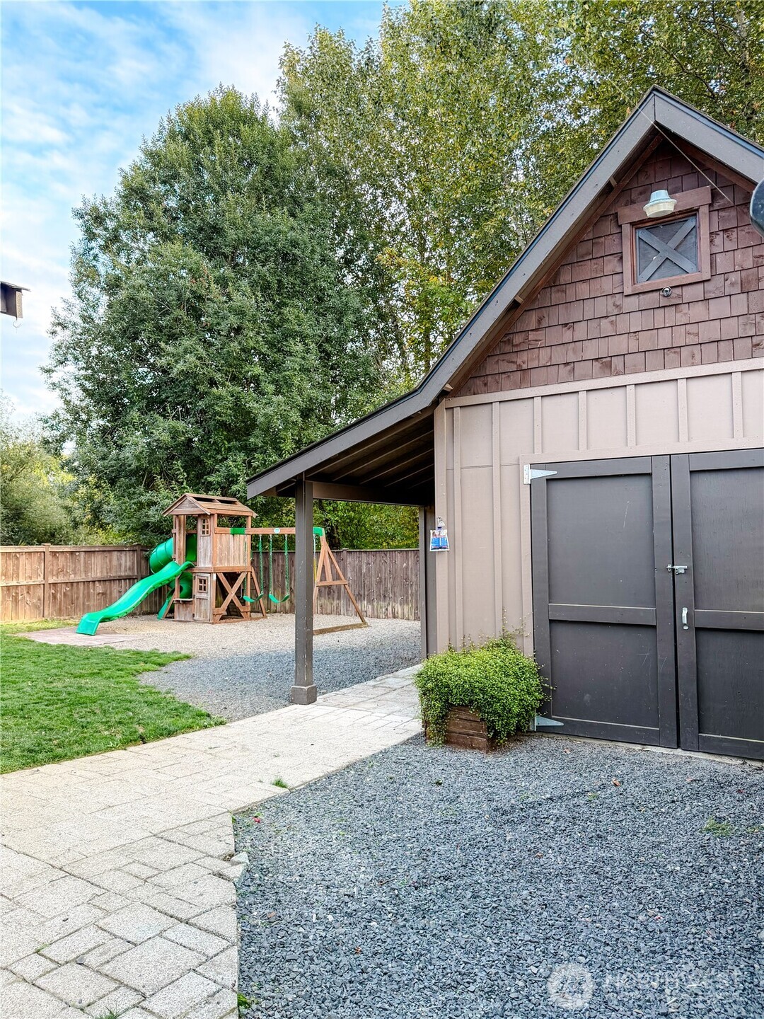 255 Parkside Loop Property Photo 24