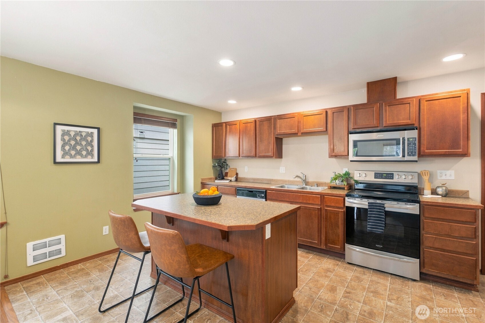 26530 Ne Ring Street Property Photo 5