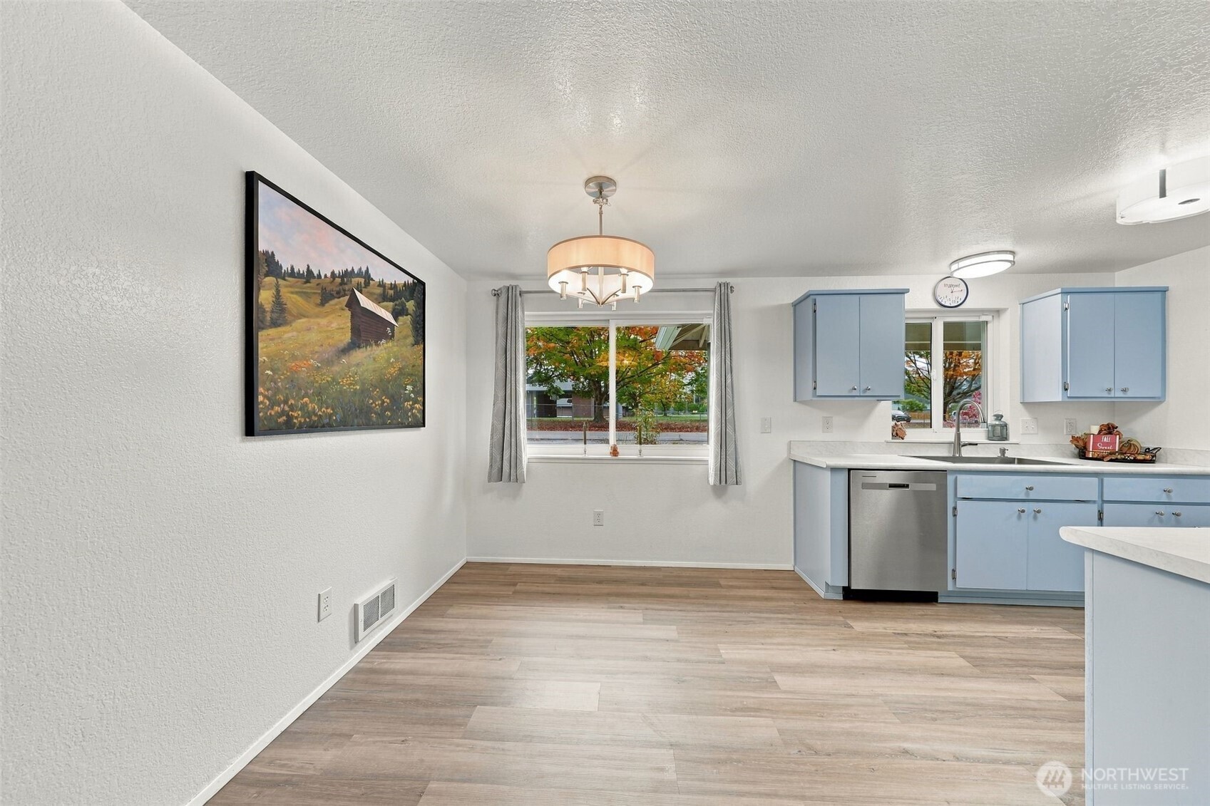213 3rd Street Property Photo 10