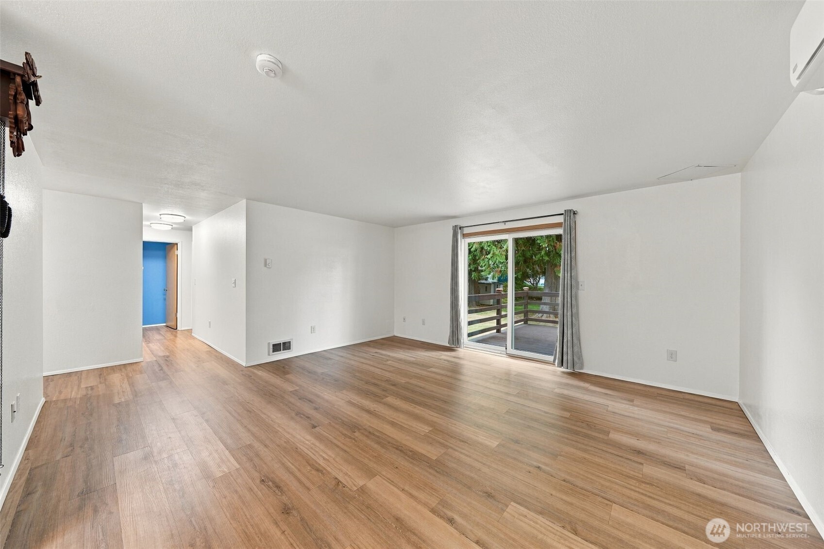 213 3rd Street Property Photo 11