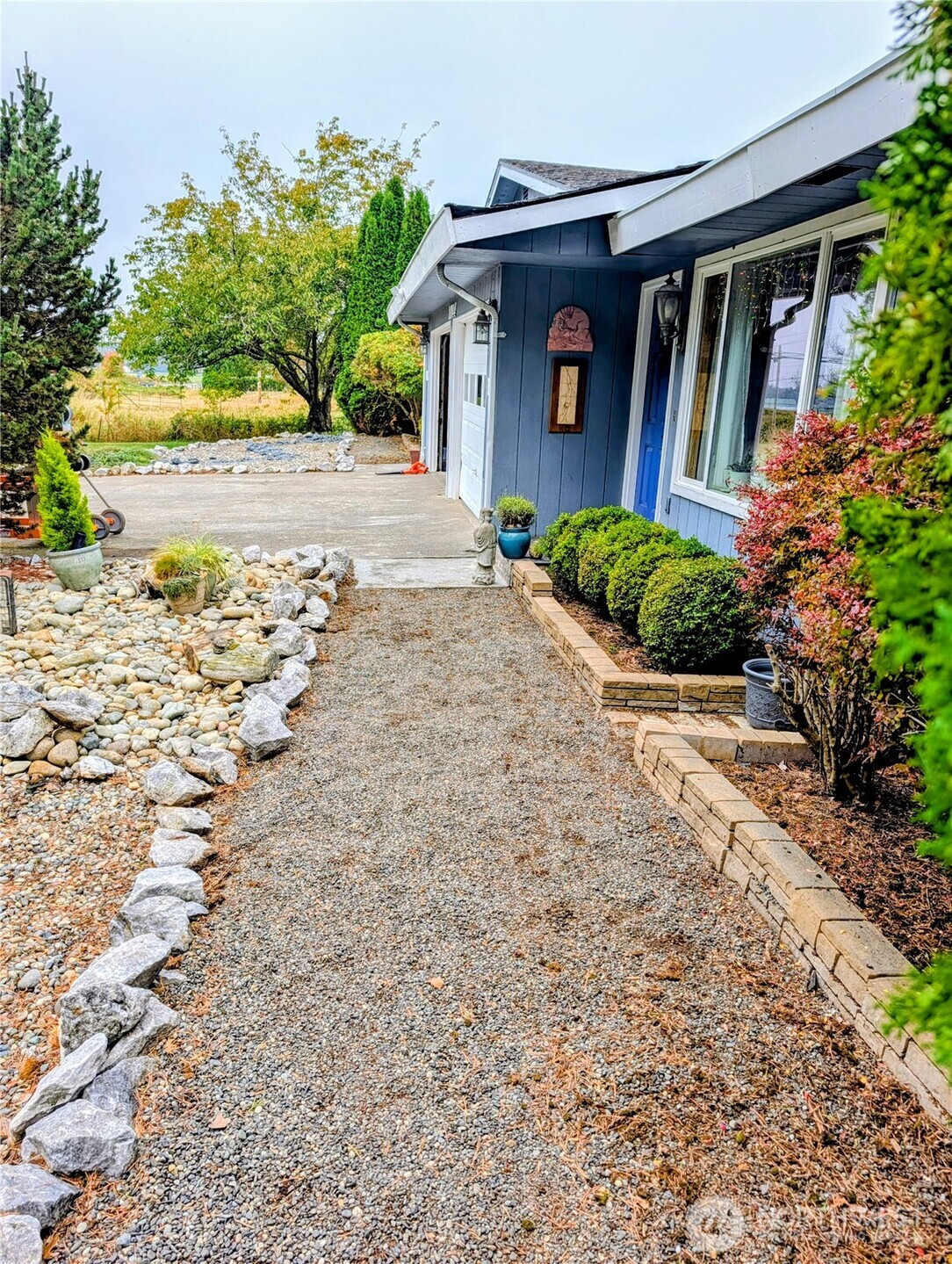 2744 Mountain View Road B Property Photo 2