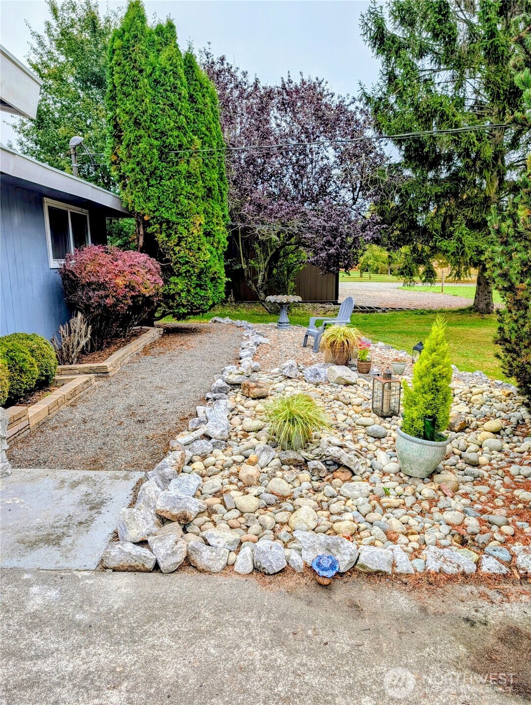 2744 Mountain View Road B Property Photo 3