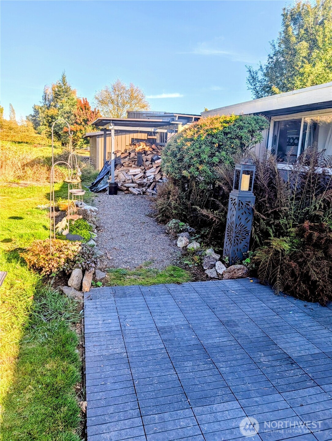 2744 Mountain View Road B Property Photo 4