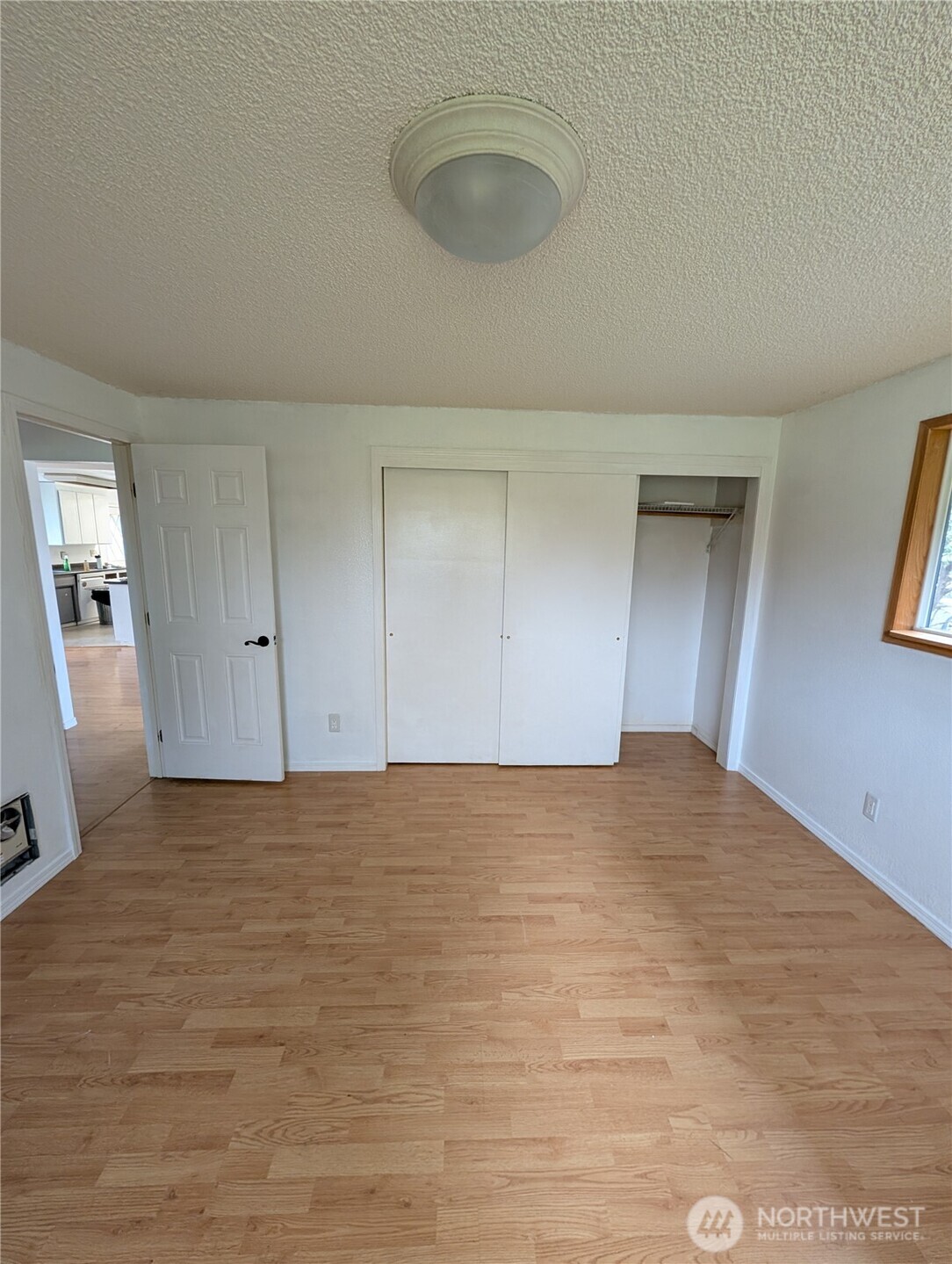 2744 Mountain View Road B Property Photo 11