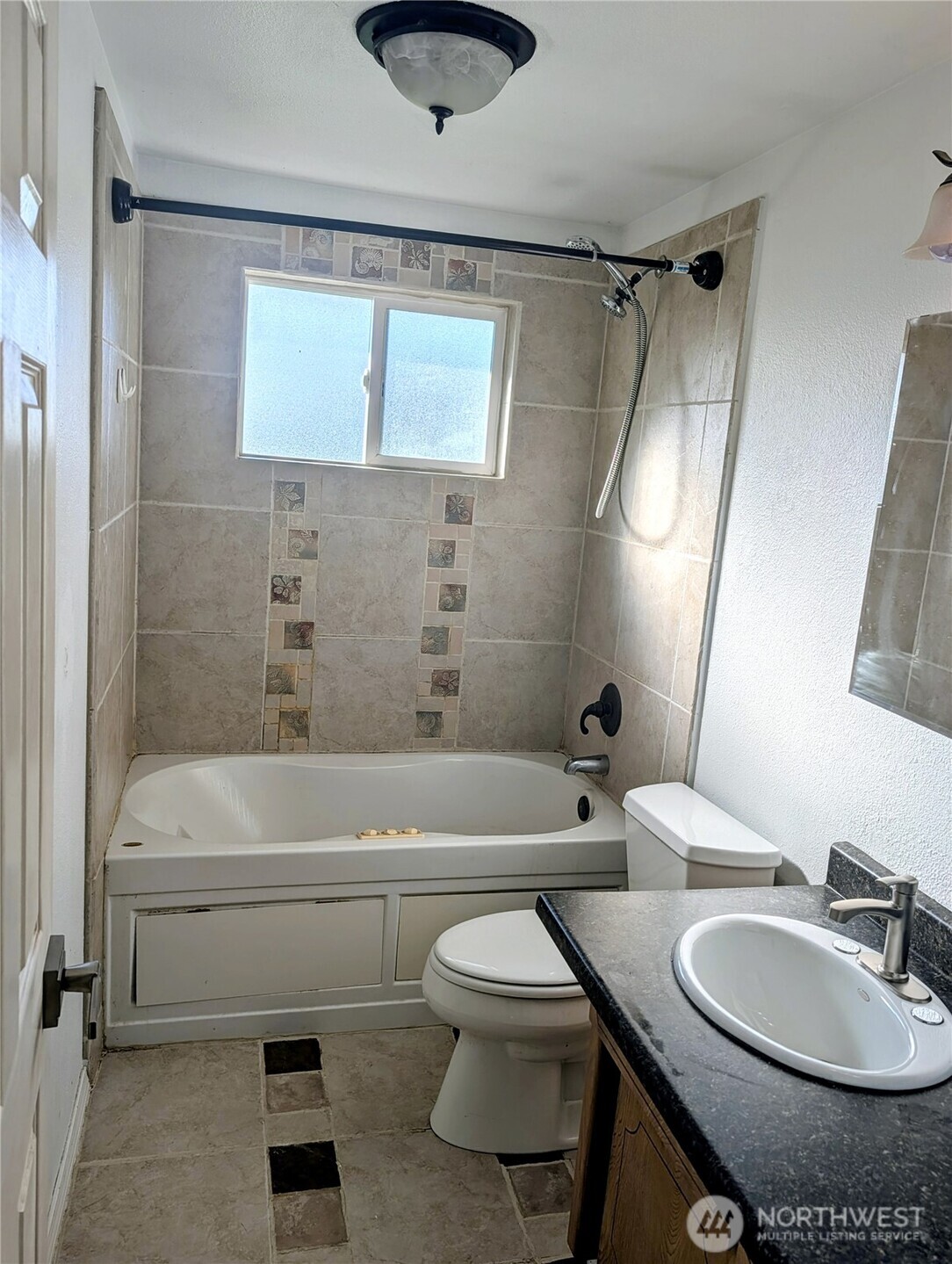 2744 Mountain View Road B Property Photo 16
