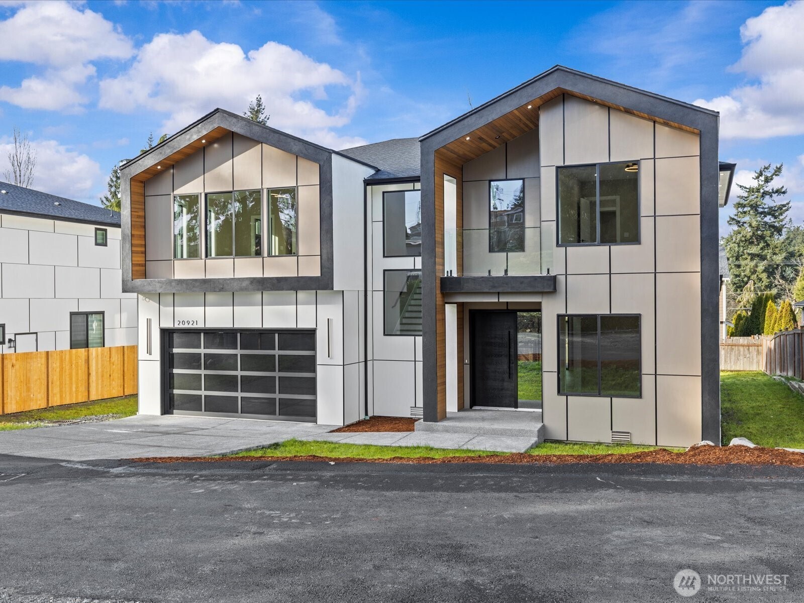 20921 1st Place Property Photo 1