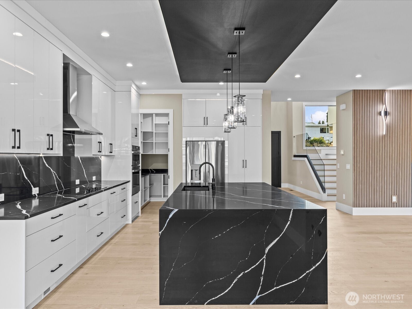 20921 1st Place Property Photo 8