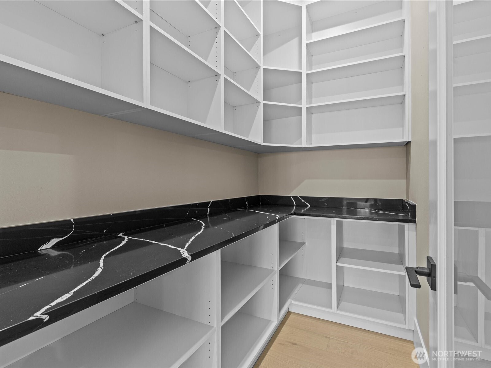 20921 1st Place Property Photo 11