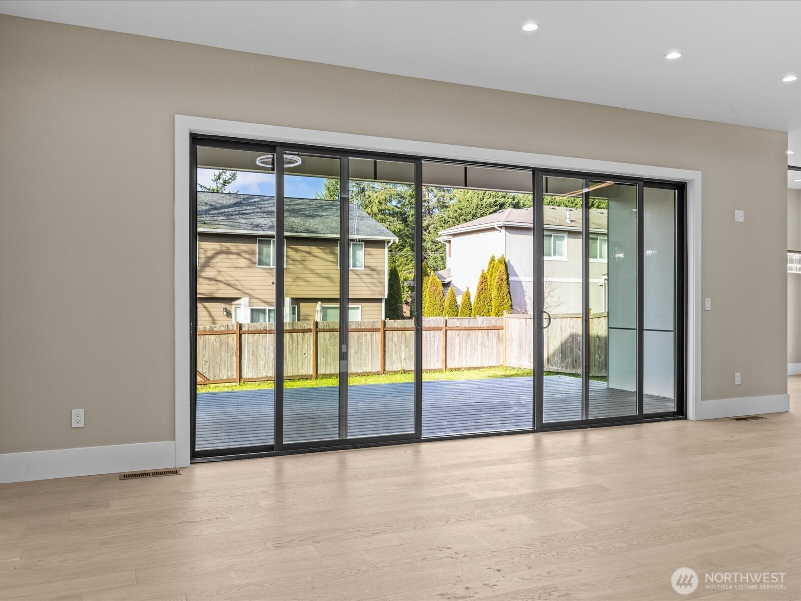 20921 1st Place Property Photo 18