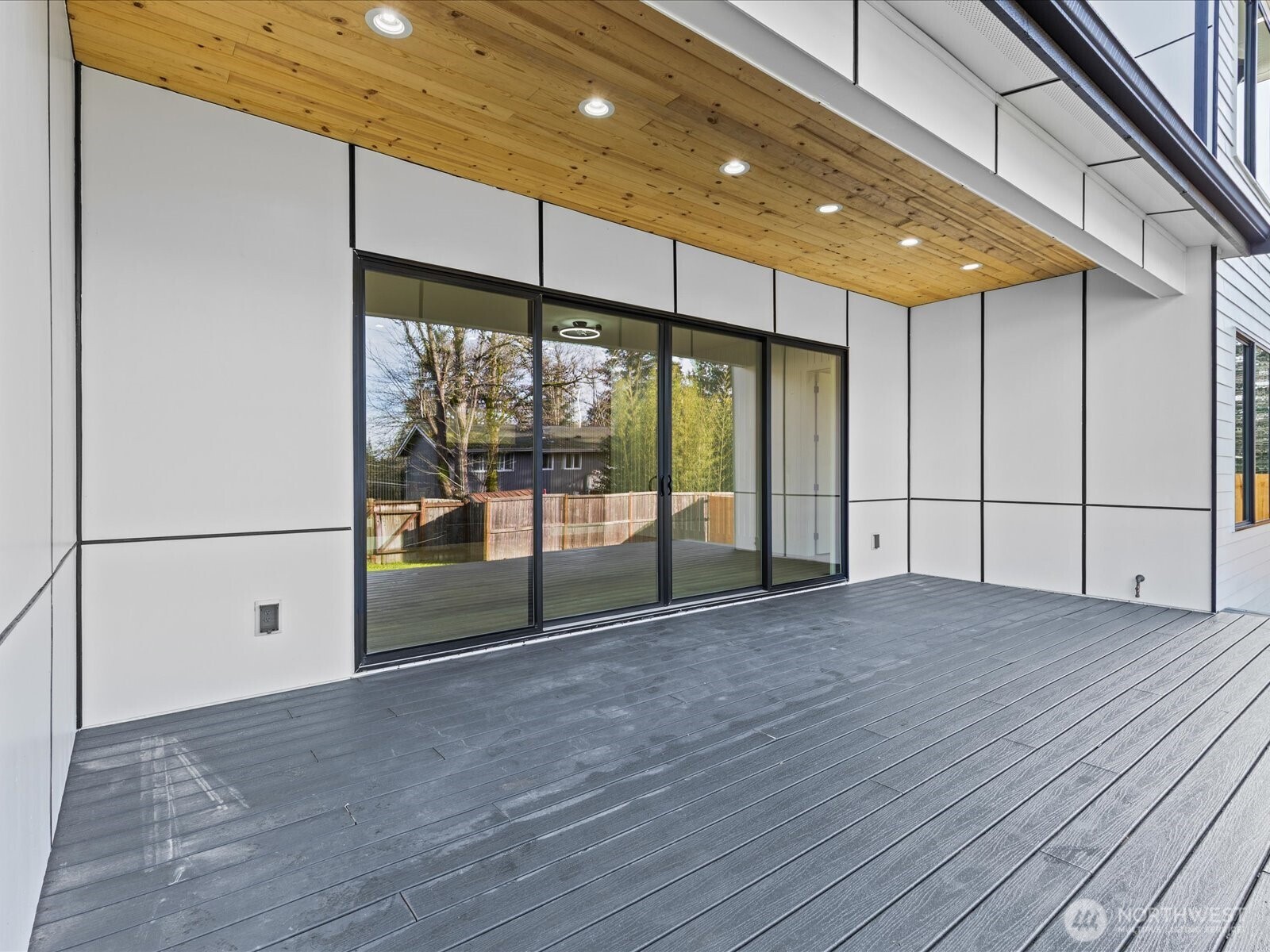 20921 1st Place Property Photo 19