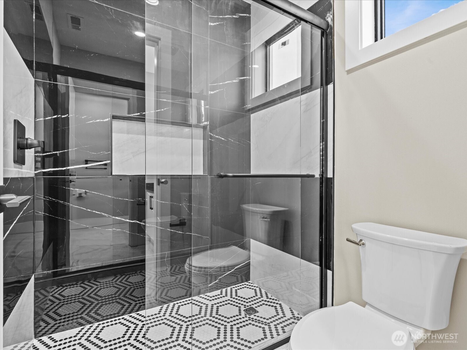 20921 1st Place Property Photo 36