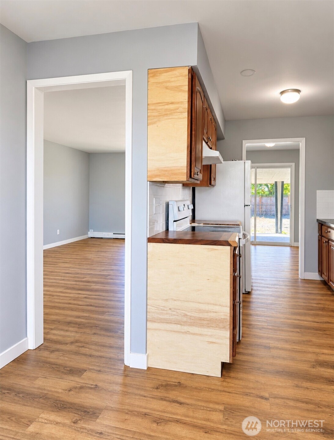 221 Loring Drive Property Photo 6