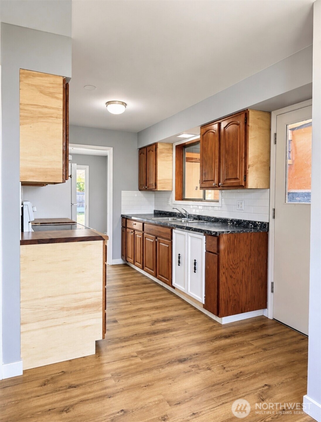 221 Loring Drive Property Photo 14