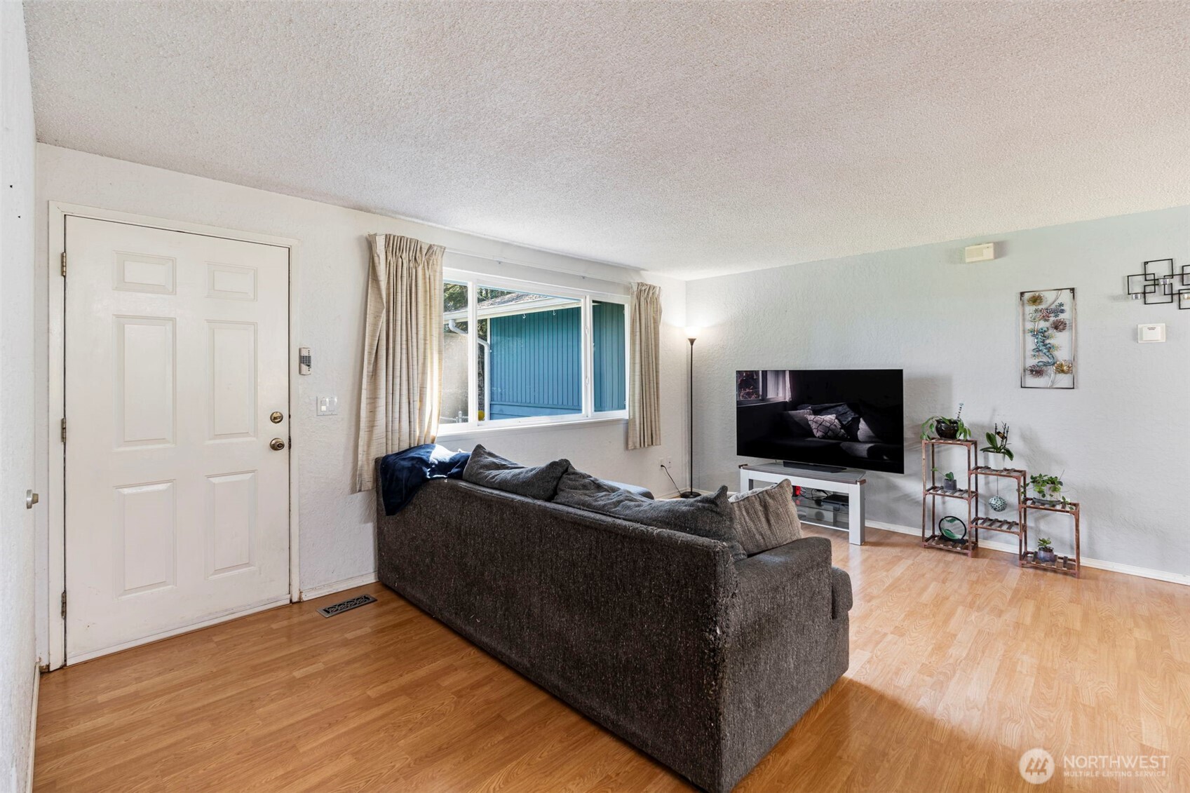 31 Ne Rainbow Place Property Photo 7