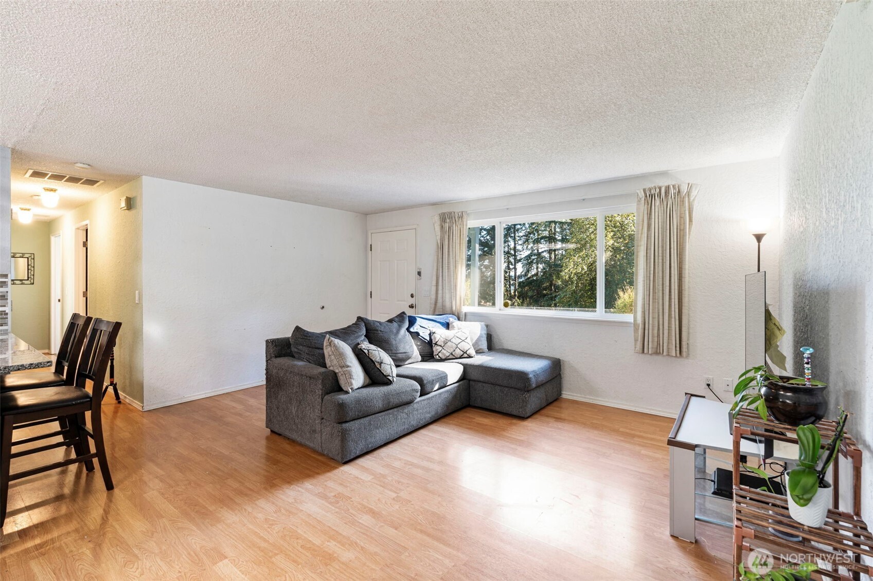 31 Ne Rainbow Place Property Photo 9