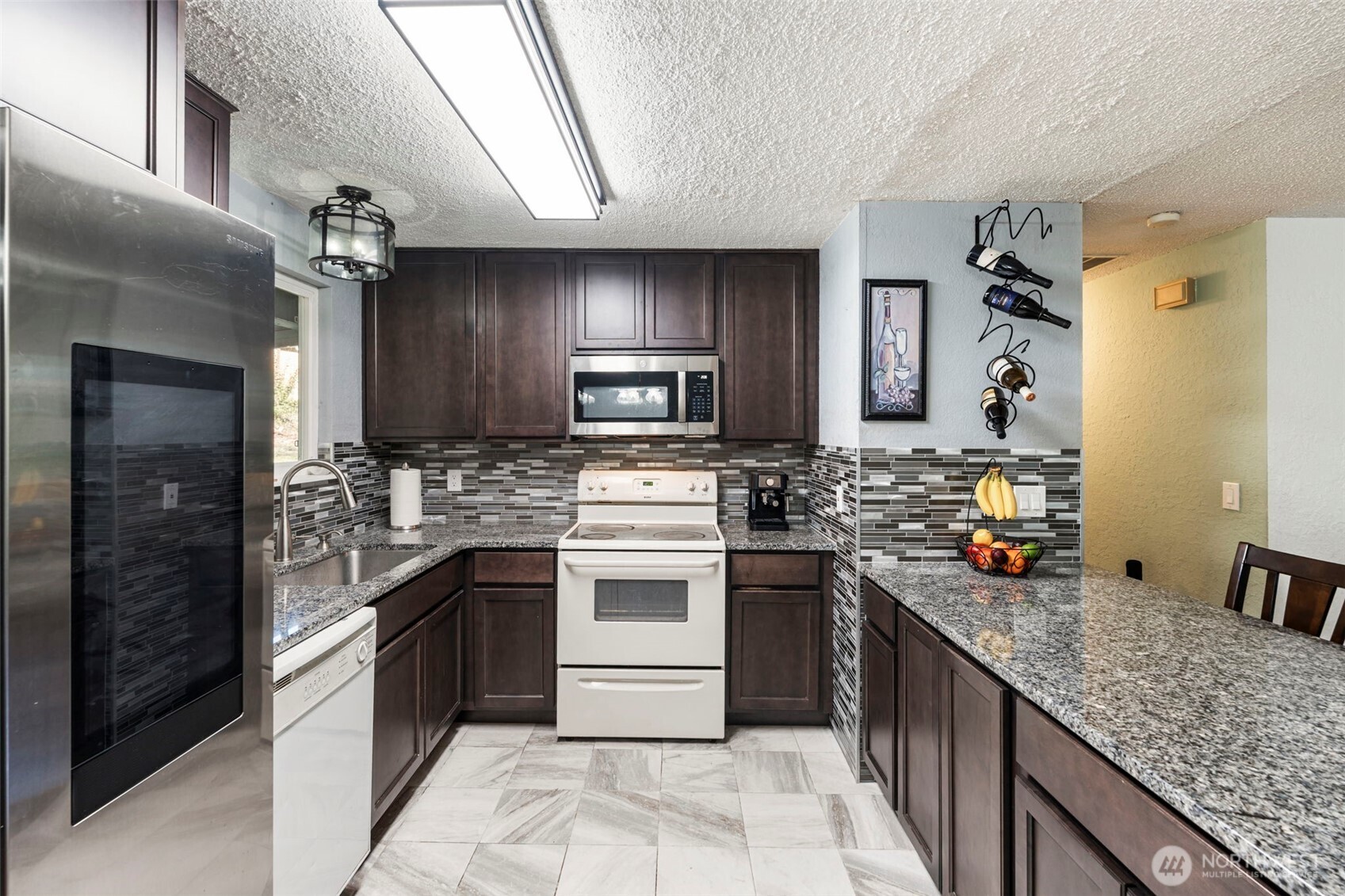 31 Ne Rainbow Place Property Photo 14