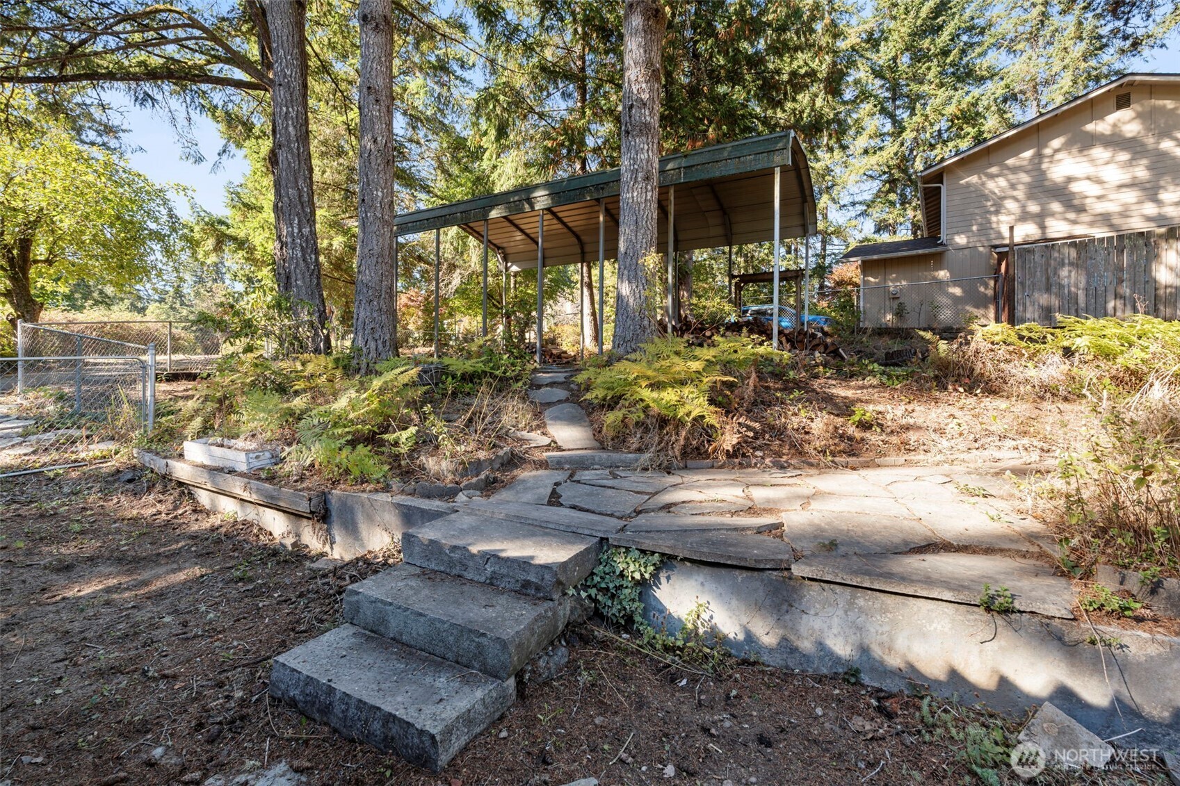 31 Ne Rainbow Place Property Photo 28