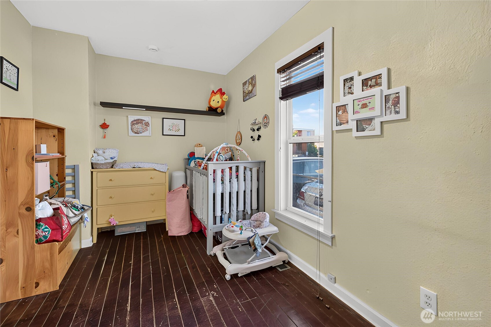617 N Fife Street Property Photo 8