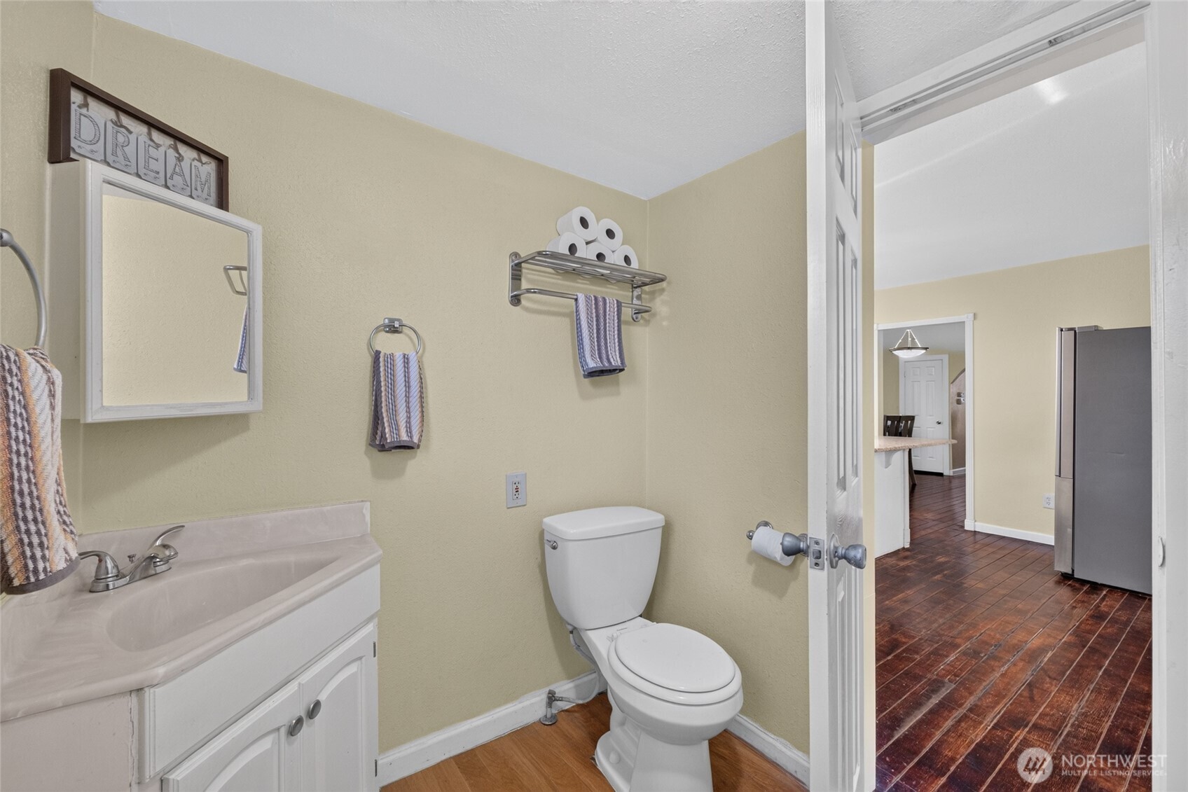 617 N Fife Street Property Photo 19