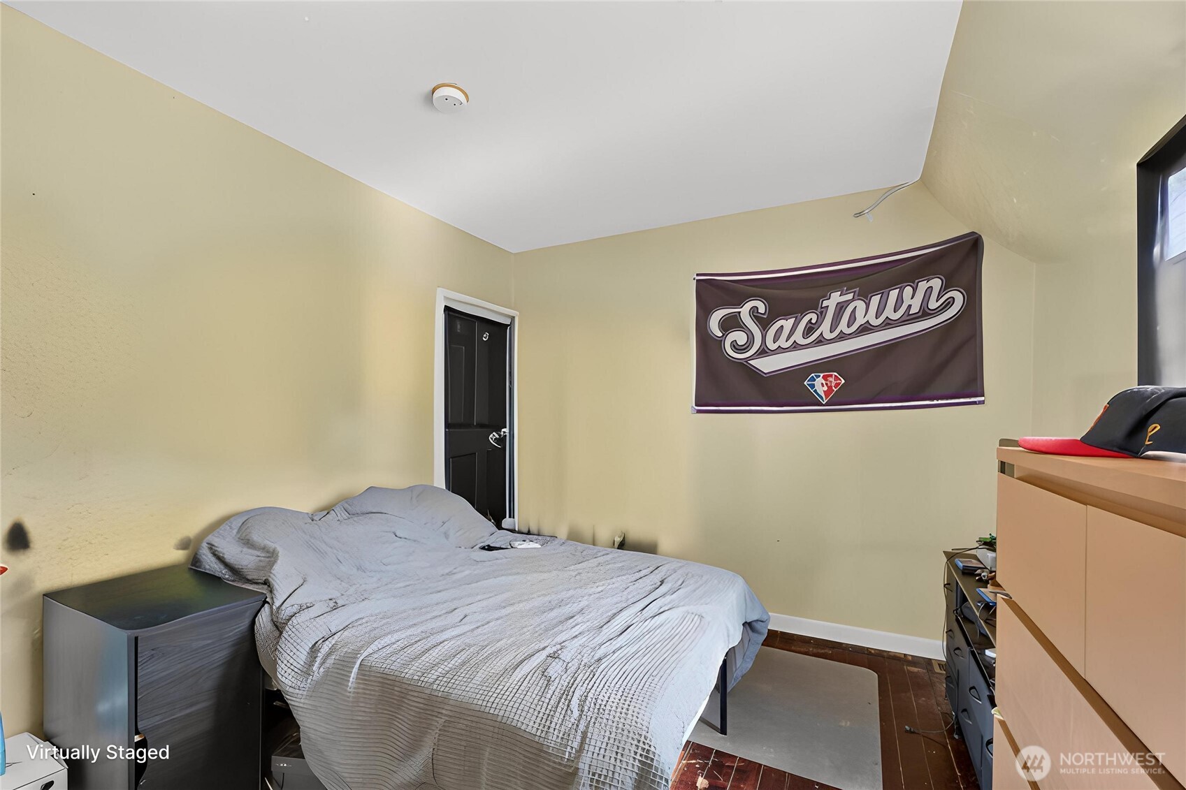 617 N Fife Street Property Photo 24