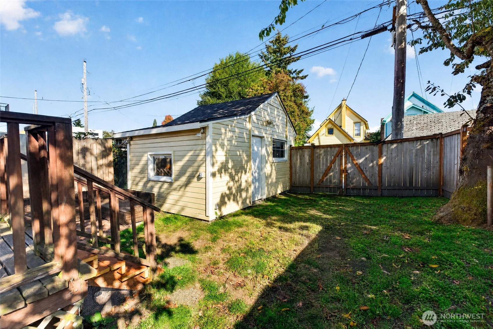617 N Fife Street Property Photo 28