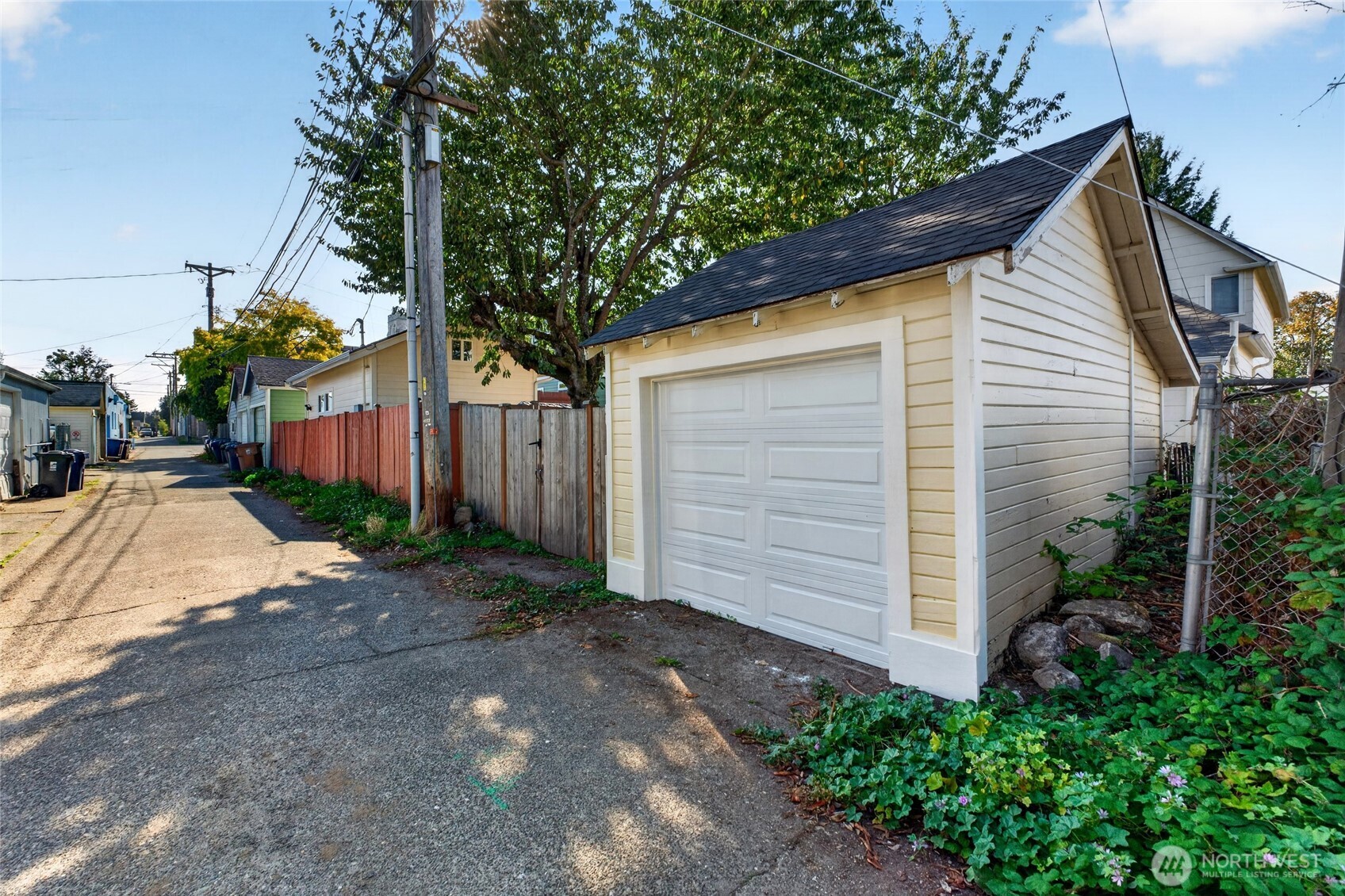 617 N Fife Street Property Photo 30