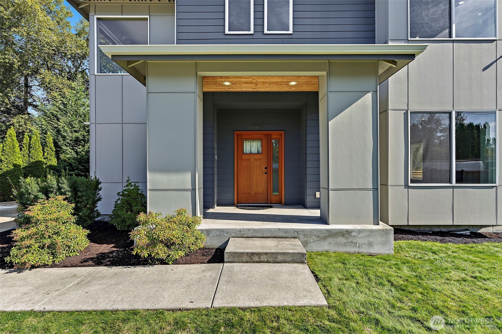 9917 Mckinley Avenue Property Photo 2