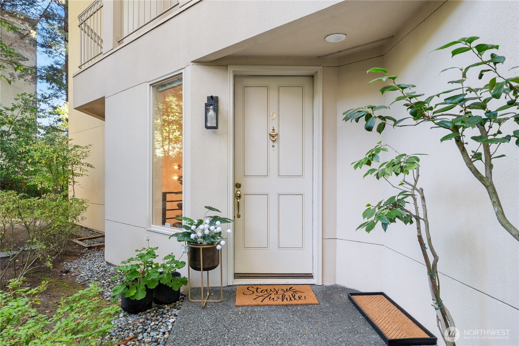 10000 Meydenbauer Way 5 Property Photo 4