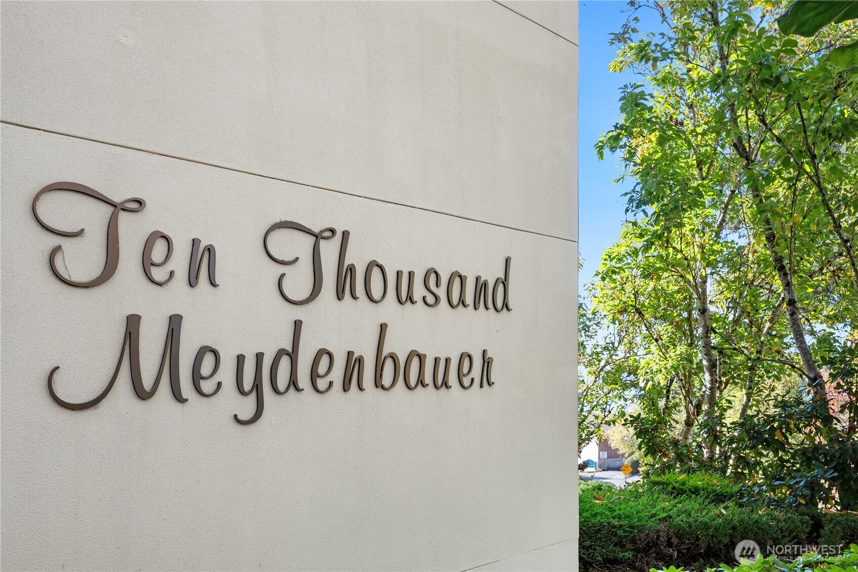 10000 Meydenbauer Way 5 Property Photo 37