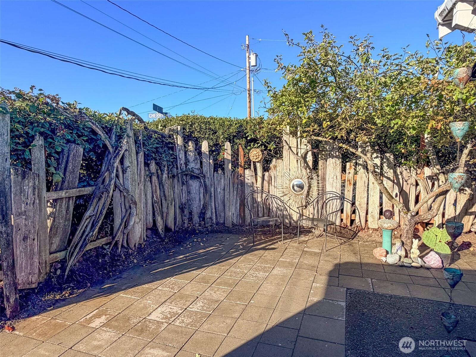 618 Cherry Property Photo 3
