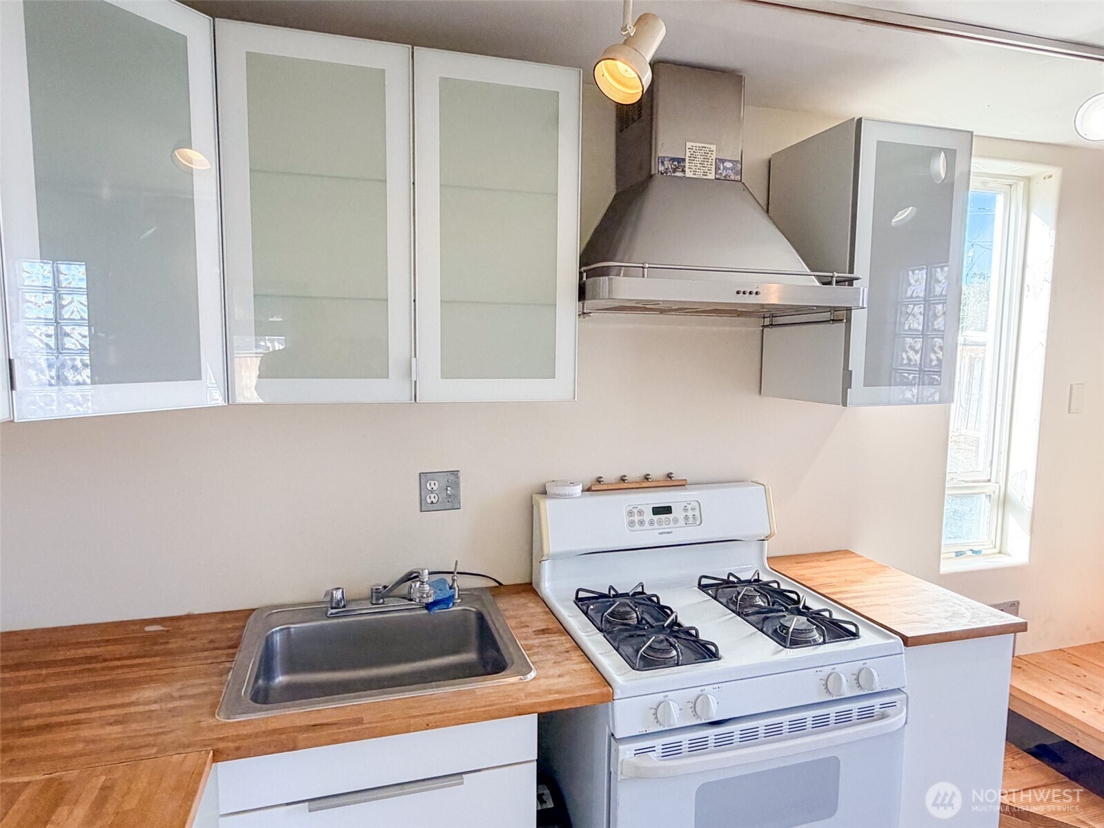 618 Cherry Property Photo 35
