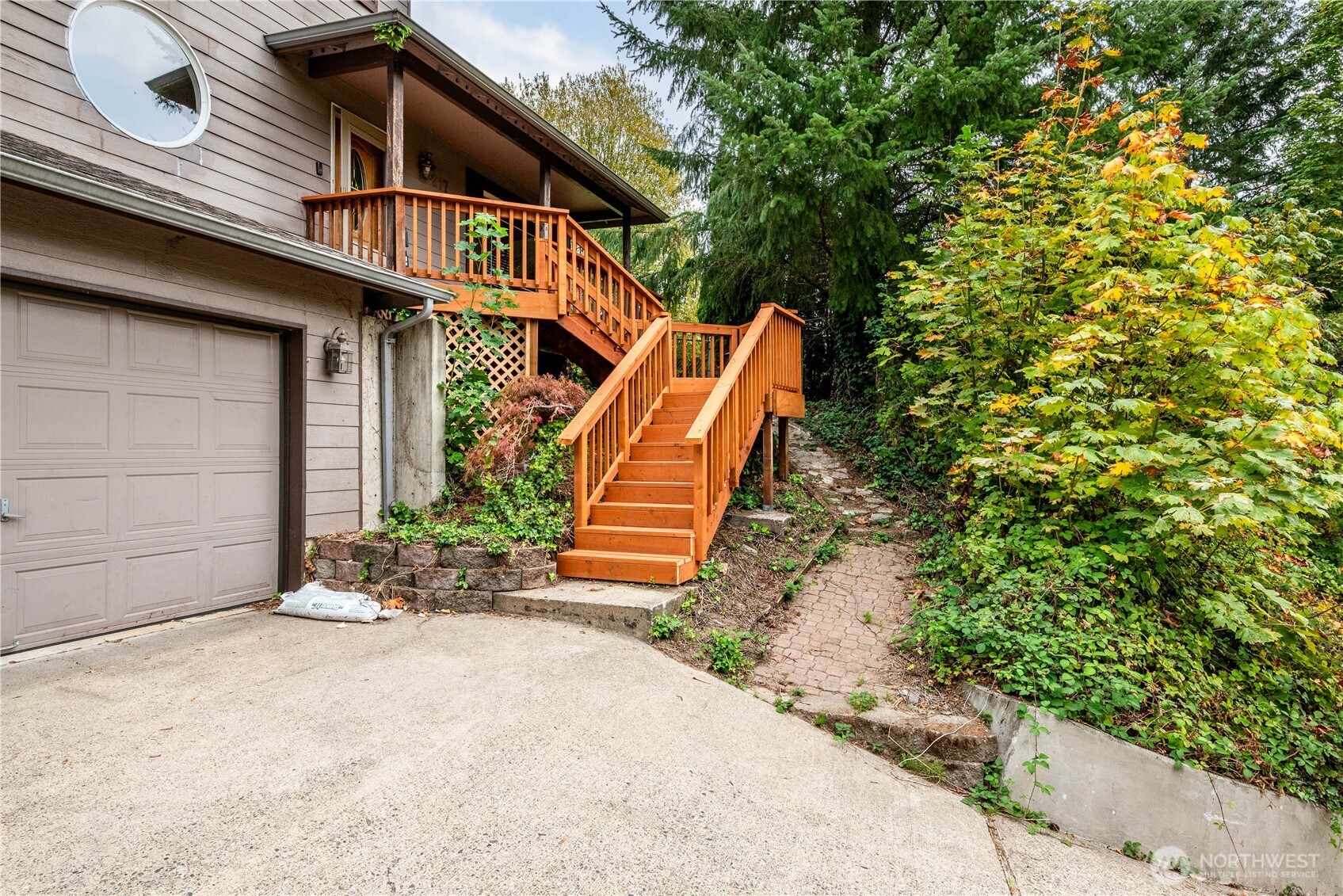 217 Nevada Drive Property Photo 2