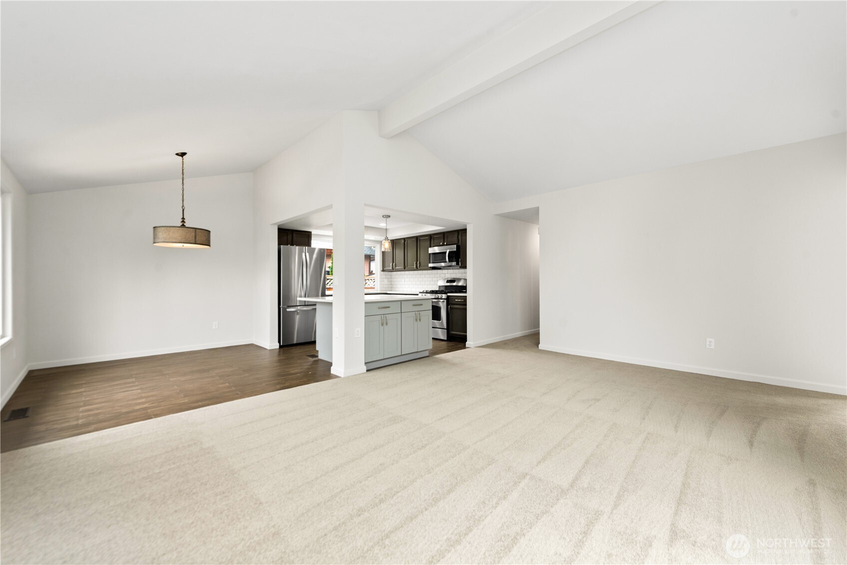 16014 132nd Place Property Photo 6