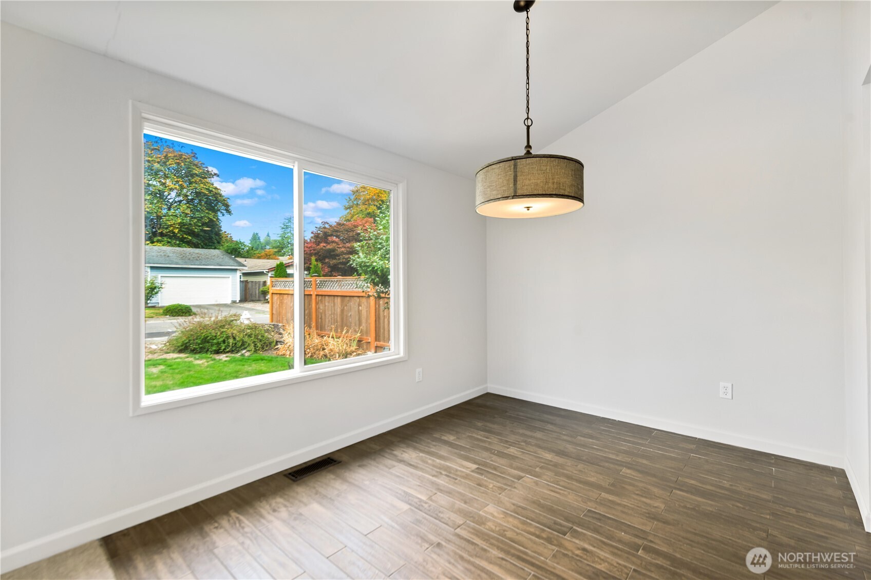 16014 132nd Place Property Photo 7