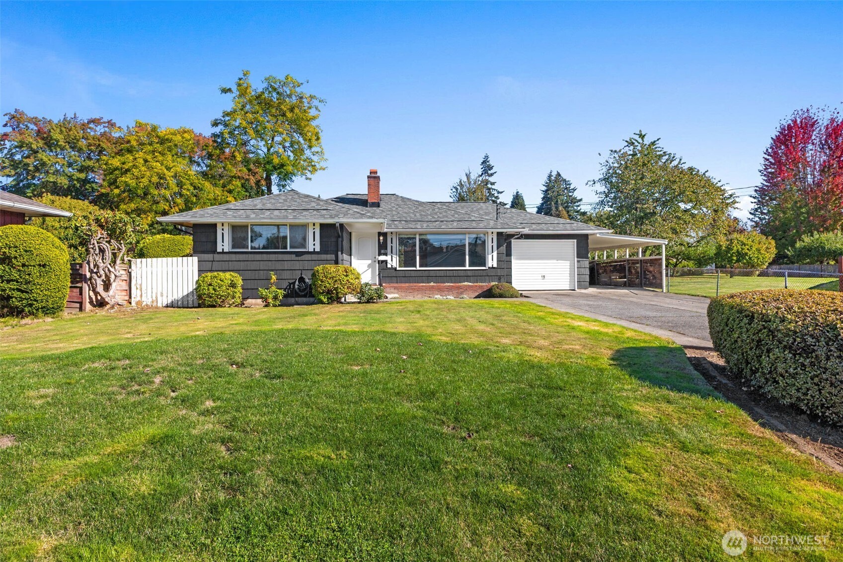 1819 Tacoma Road Property Photo 1