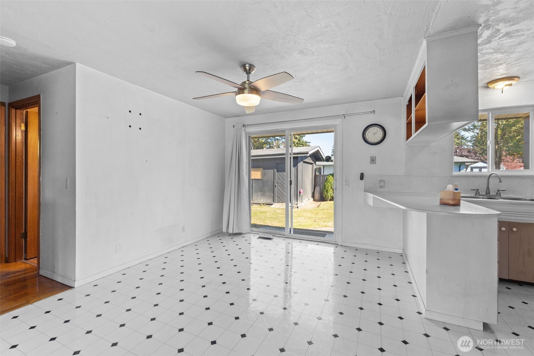 1819 Tacoma Road Property Photo 6