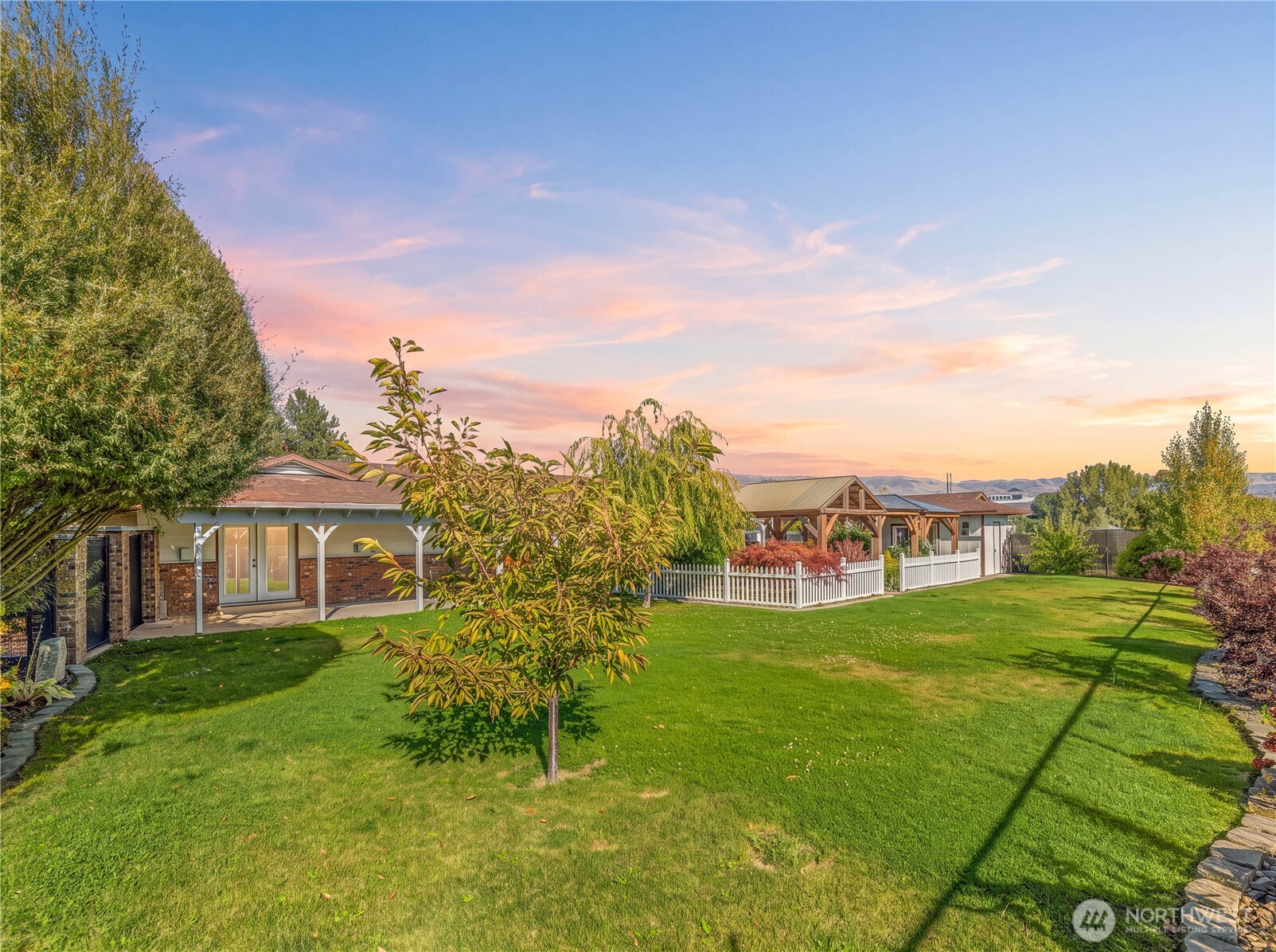 1919 4th Street Property Photo 2