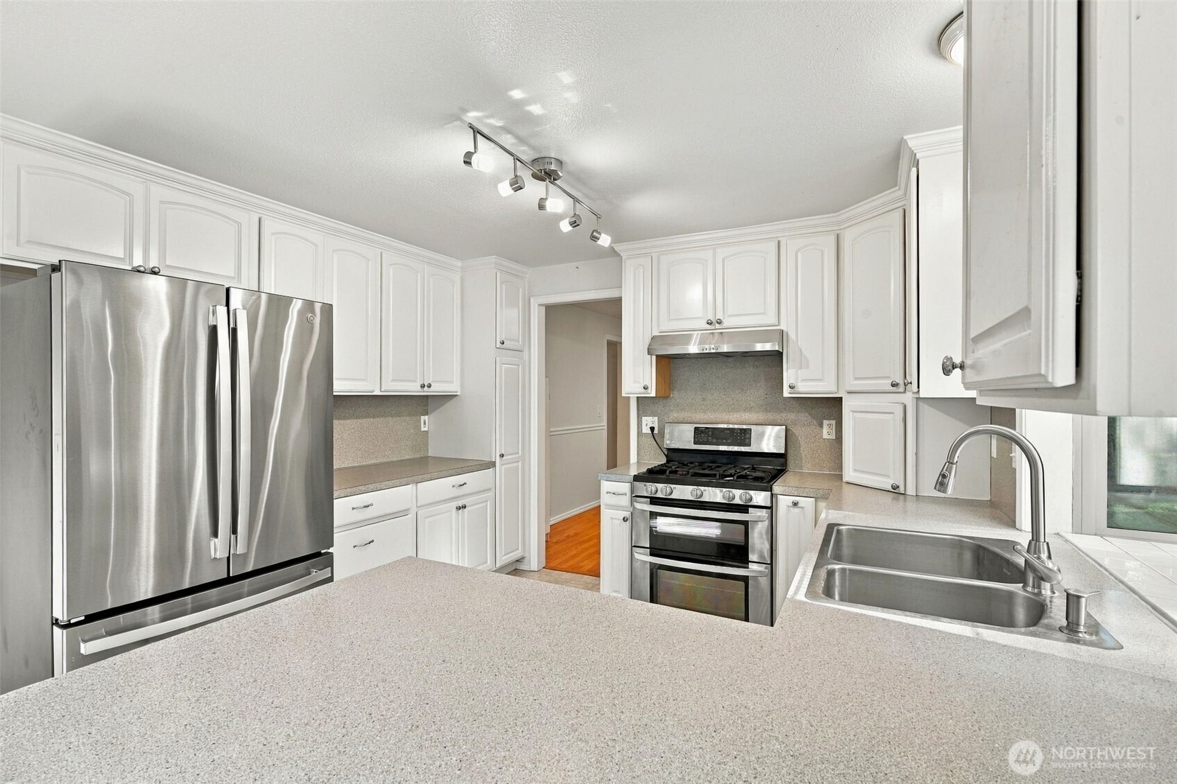 2248 Lakemoor Drive Property Photo 10