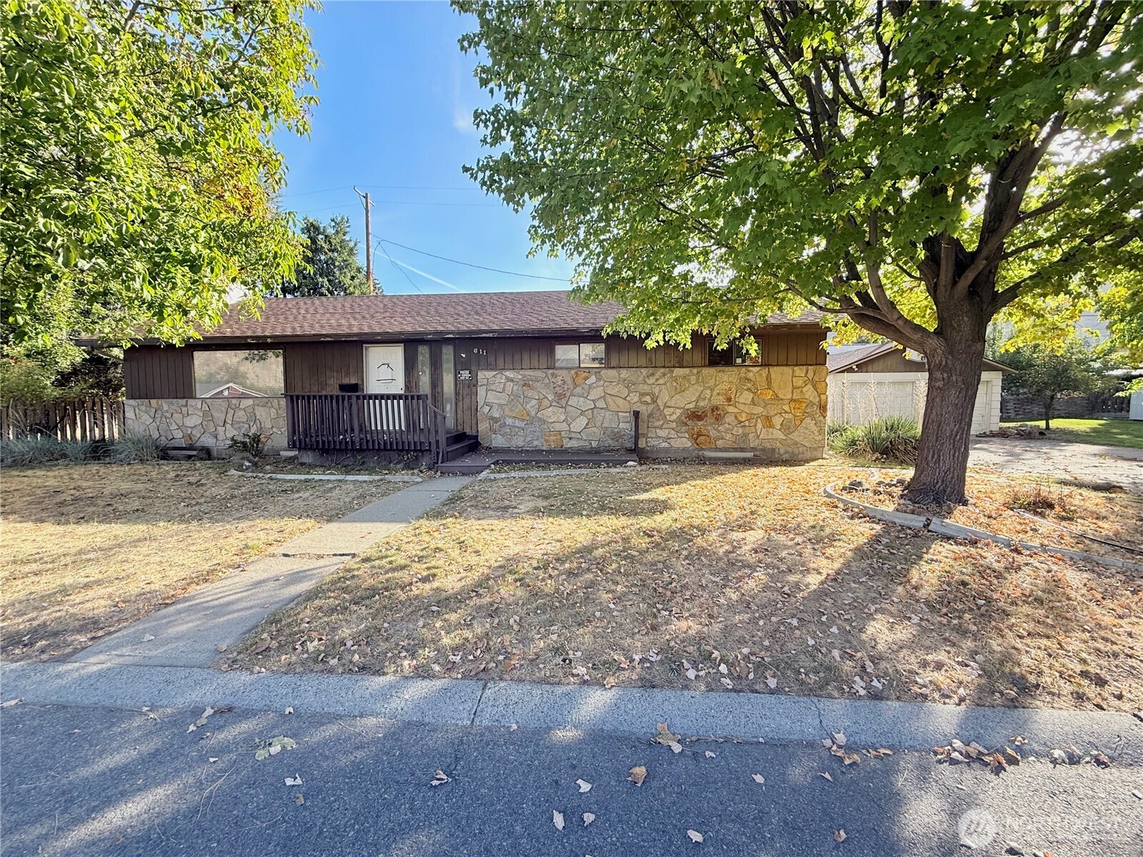 611 Cedar Property Photo 1