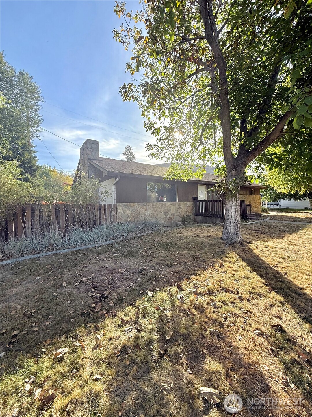611 Cedar Property Photo 3
