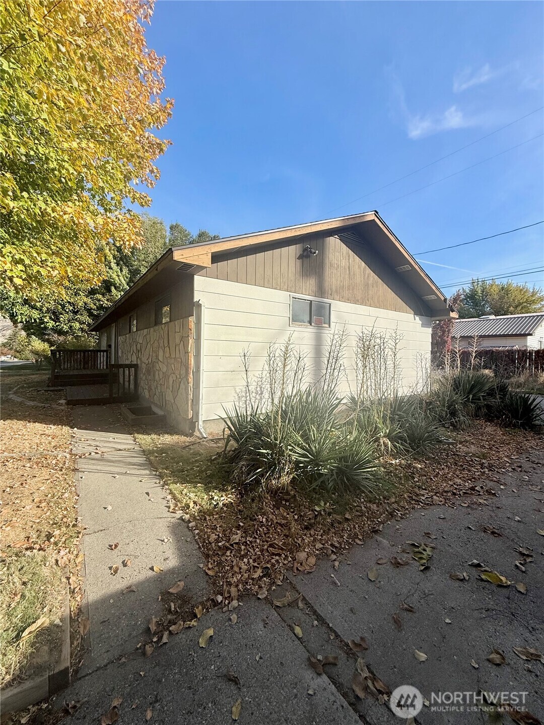 611 Cedar Property Photo 7