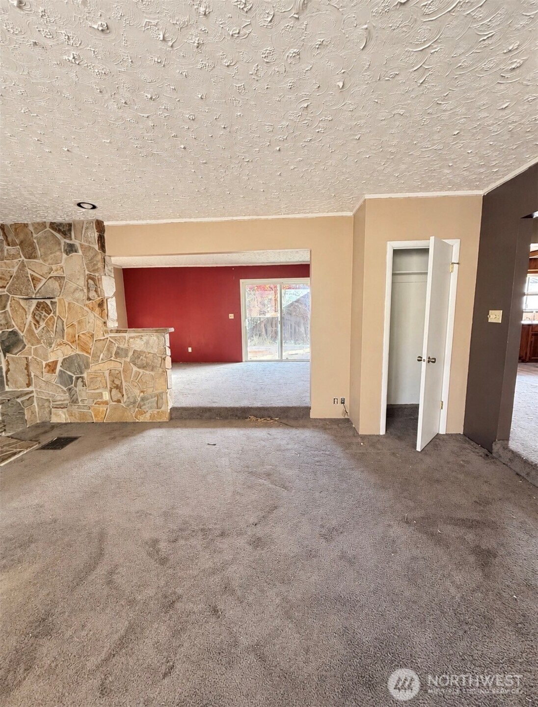 611 Cedar Property Photo 14