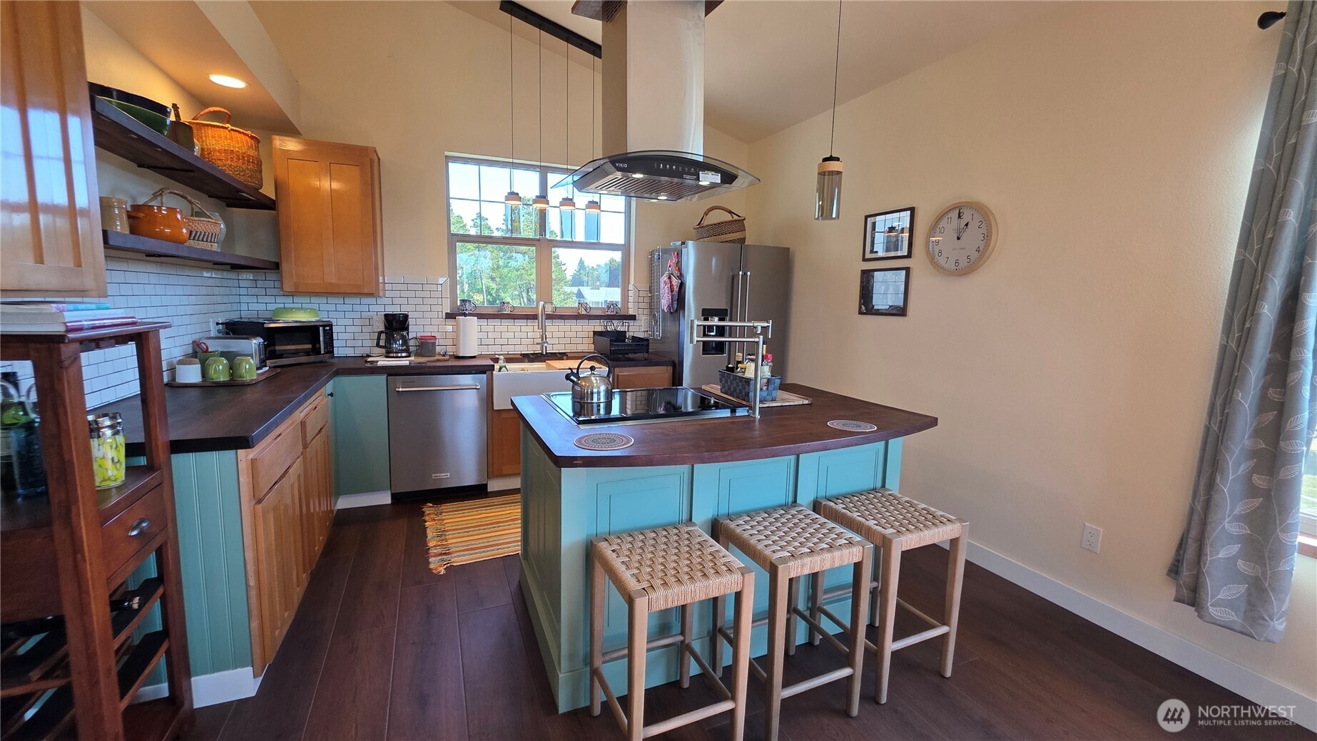 22955 Pacific Way Property Photo 10