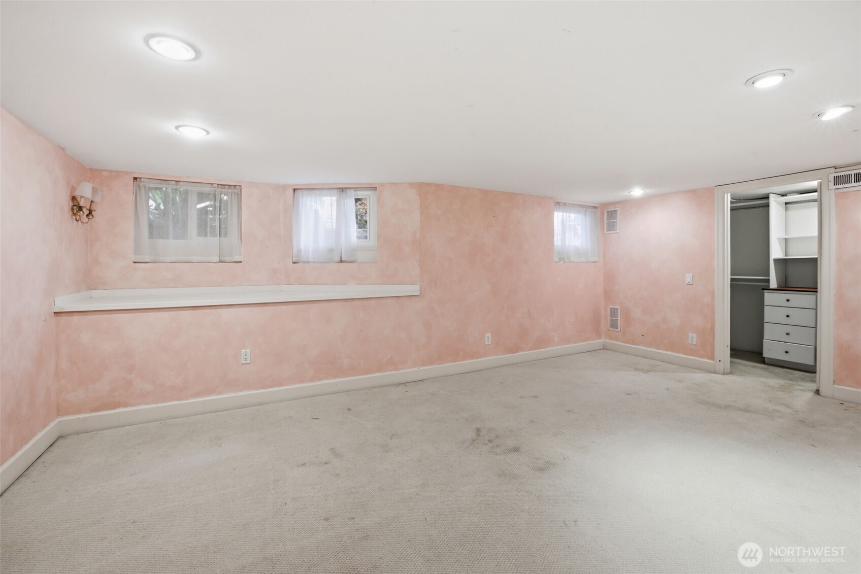 6238 Woodlawn Avenue Property Photo 30