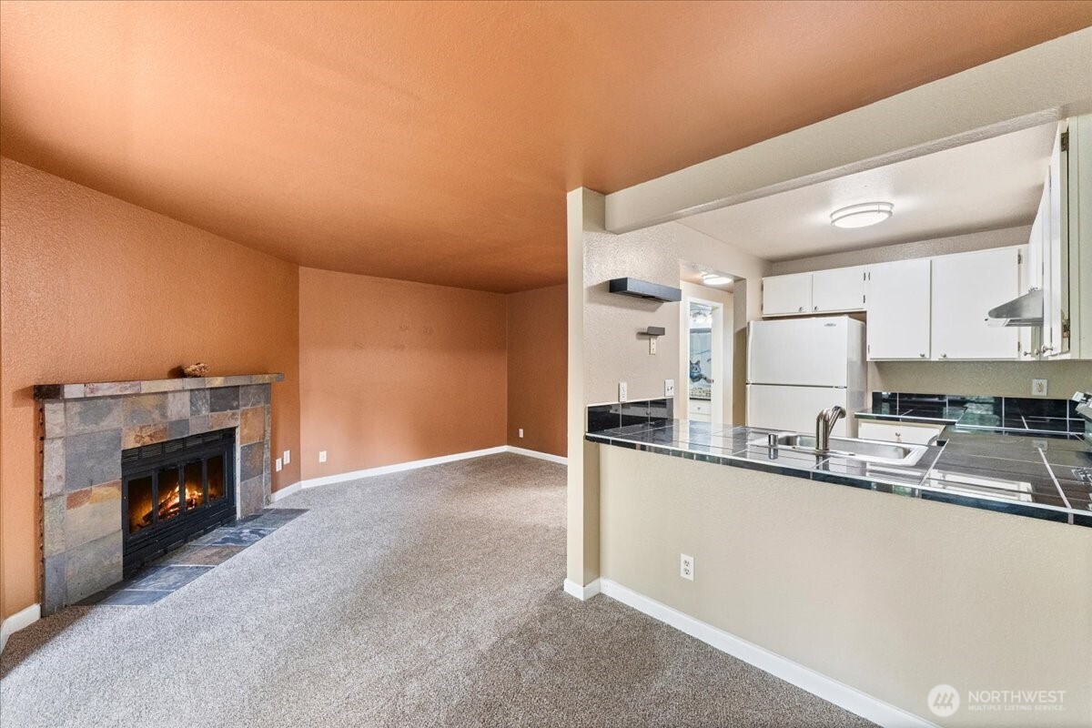 17435 119 Lane D31 Property Photo 4