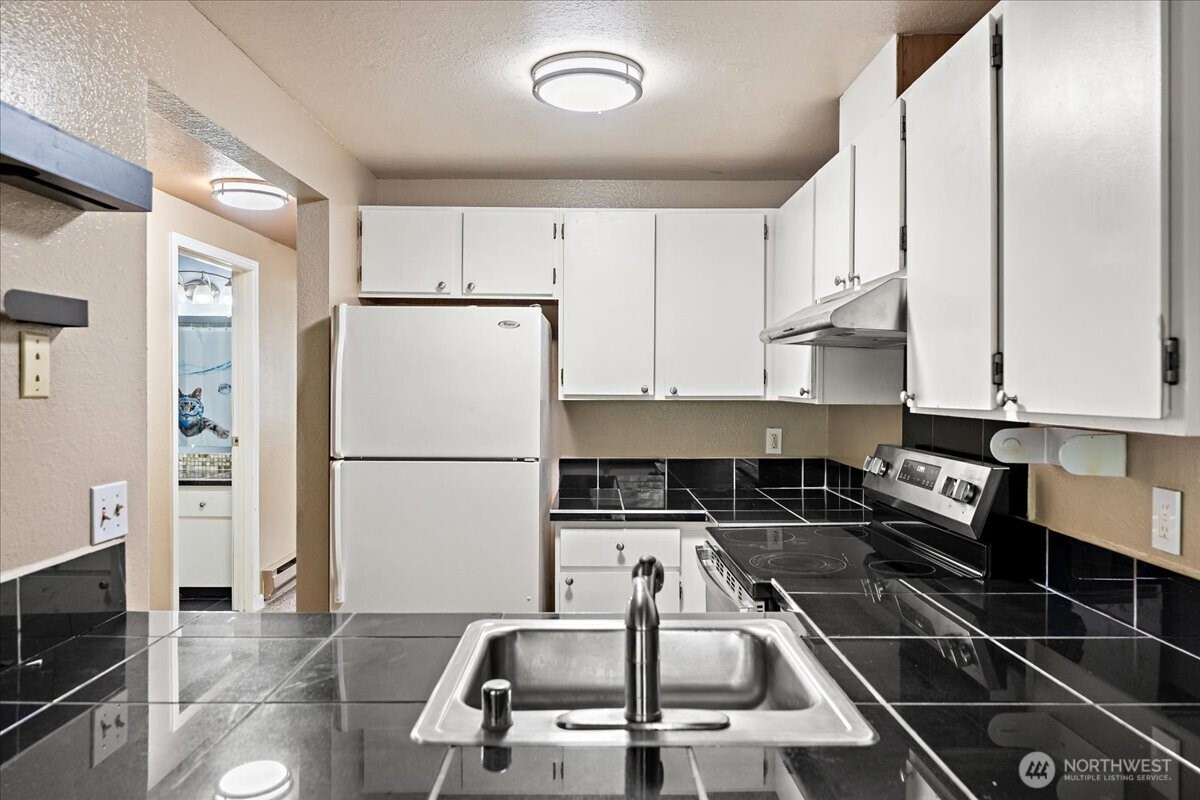 17435 119 Lane D31 Property Photo 5