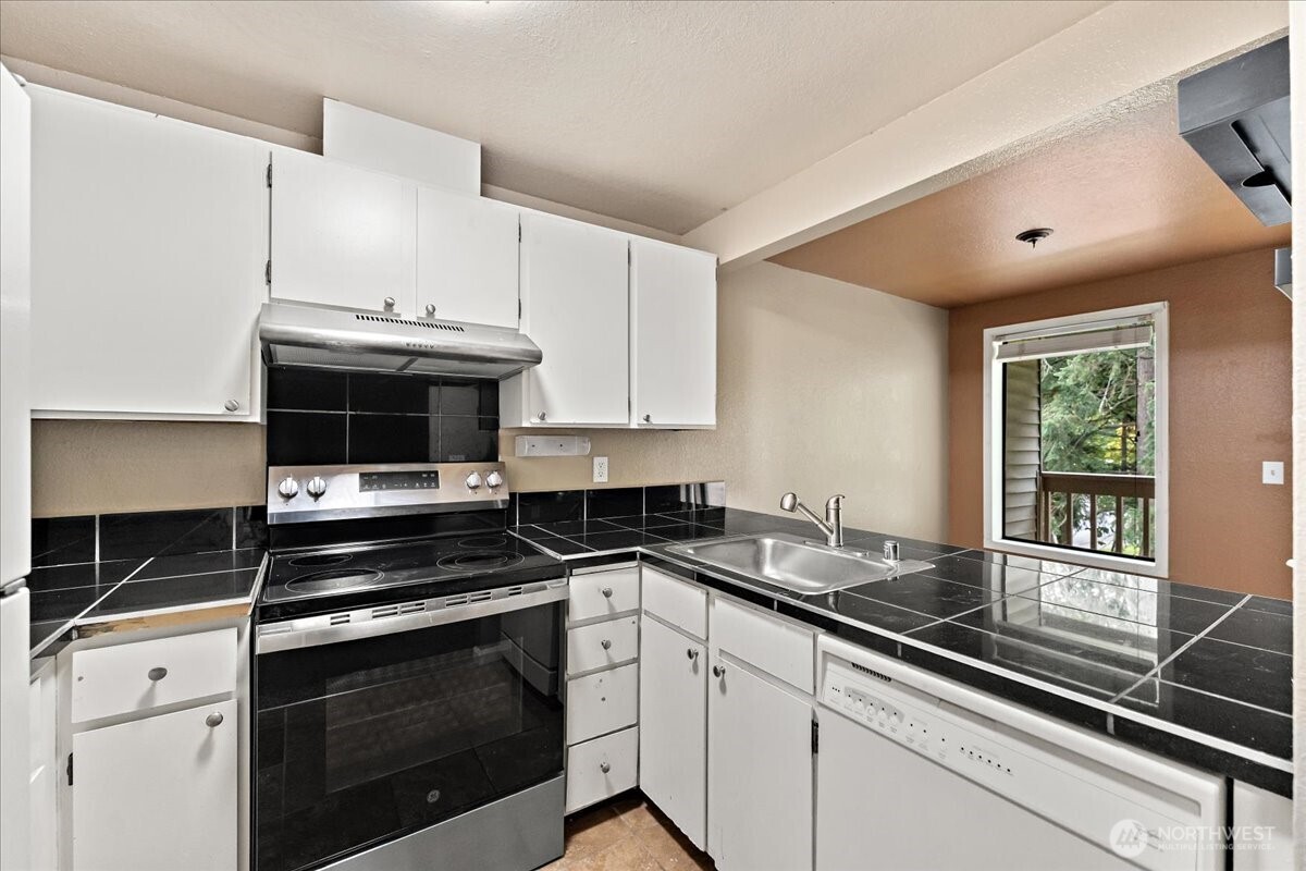 17435 119 Lane D31 Property Photo 6