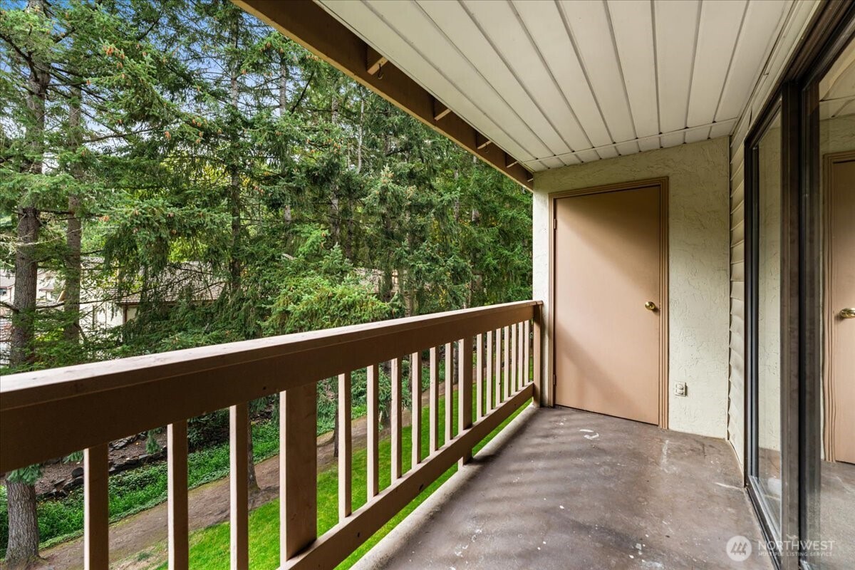 17435 119 Lane D31 Property Photo 12