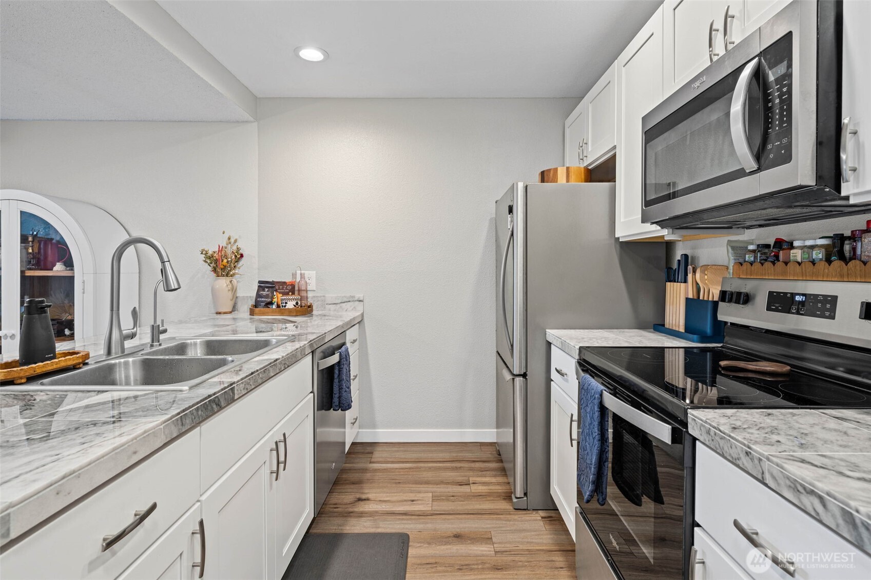 826 Pike Street C6 Property Photo 8